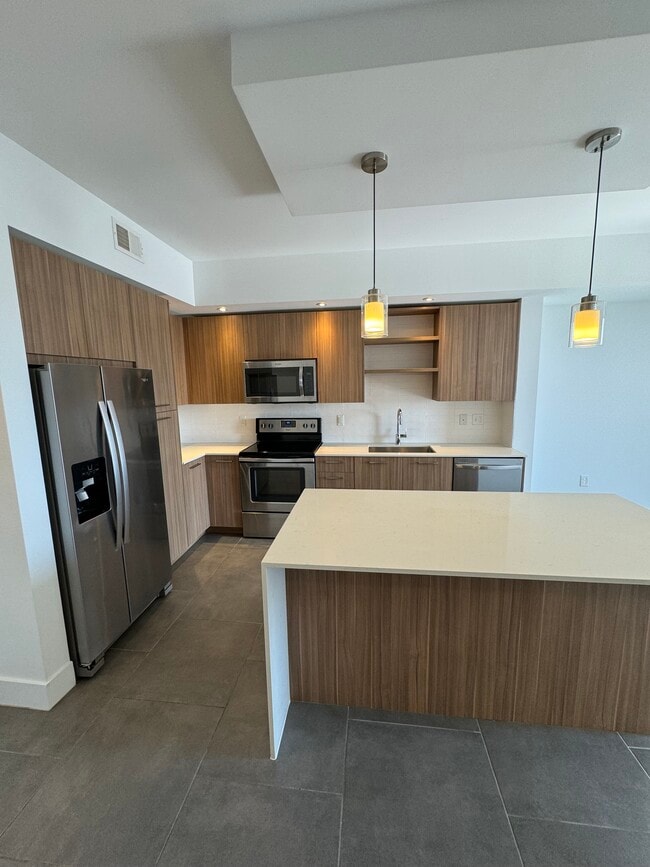 KITCHEN - 119 NE 20th St