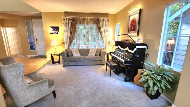 Foto del edificio - CLICK "REQUEST A TOUR" NOW!