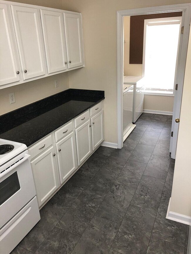 Cocina - 106 Locomotive Ln