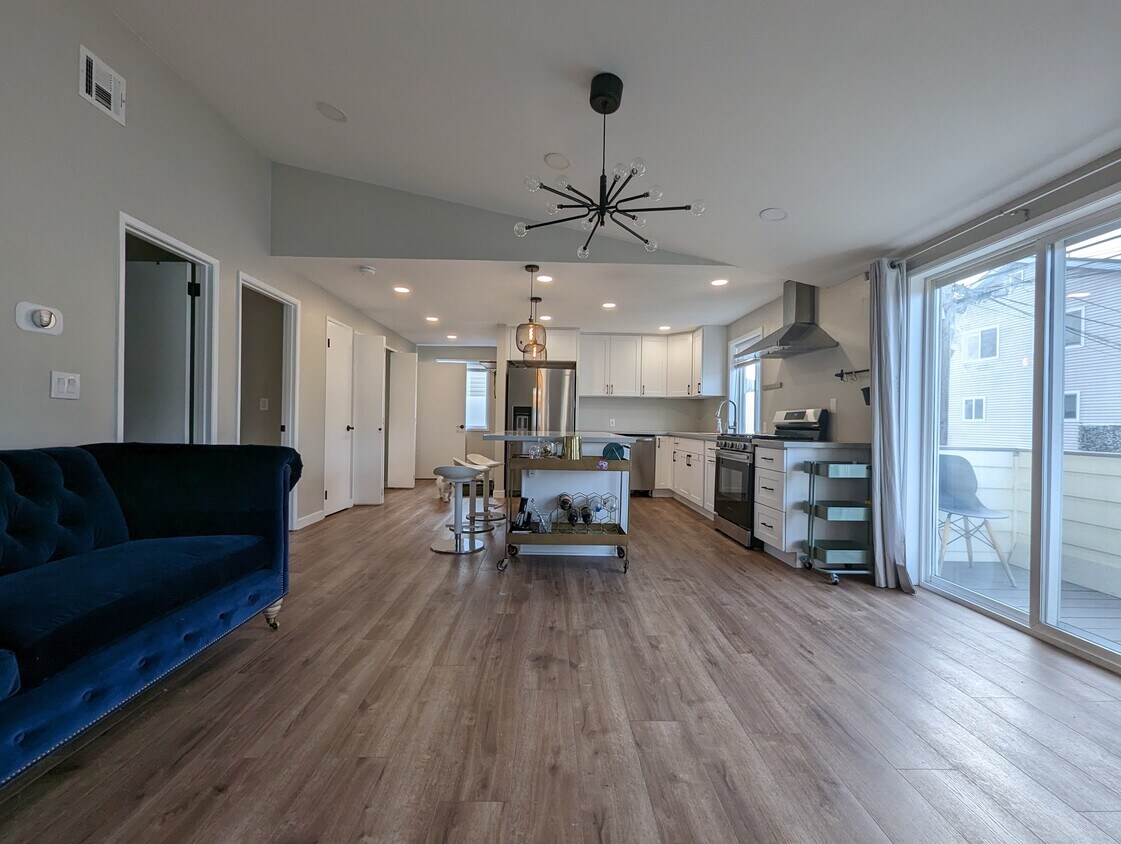 Foto principal - 3443 33rd Ave W