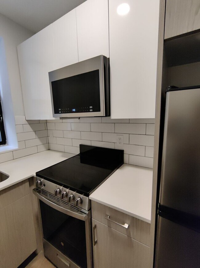 Foto del edificio - FENWAY STUDIO WITH LAUNDRY IN UNIT $2700 - MODERN KITCHEN AND BATHROOM