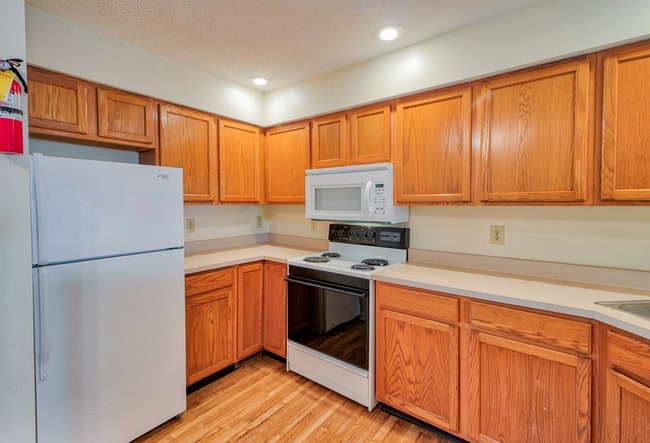 Building Photo - Walnut Springs