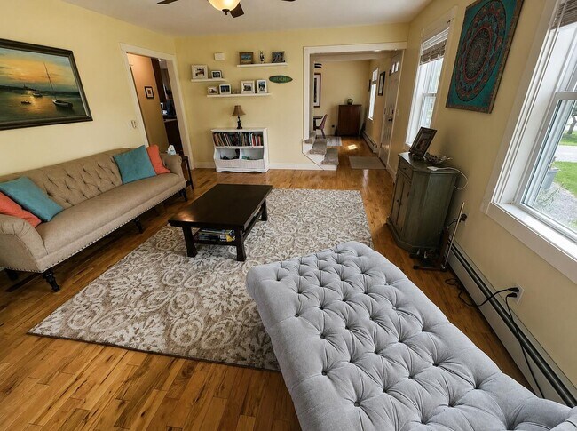 Sala de estar - 5 Horseshoe Ln
