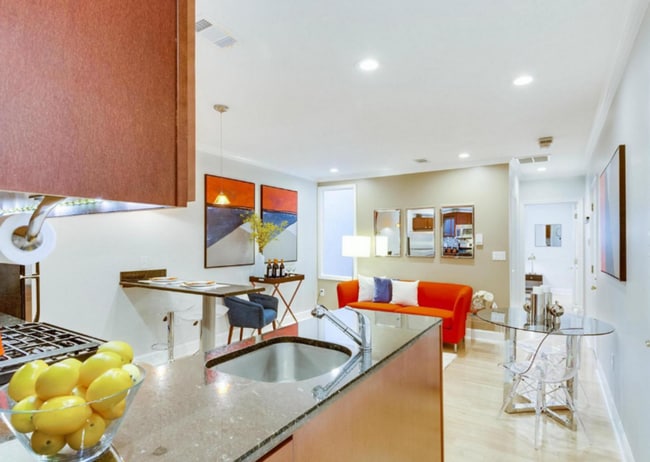 Building Photo - Modern Two Bedroom Near Union Market! Park...