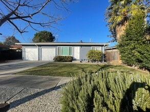 Building Photo - 2109-2111 Willester Ave