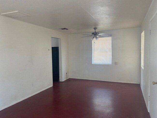 Building Photo - 4091 N Fremont Ave