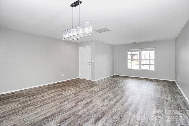 Building Photo - 3105 Buckleigh Dr