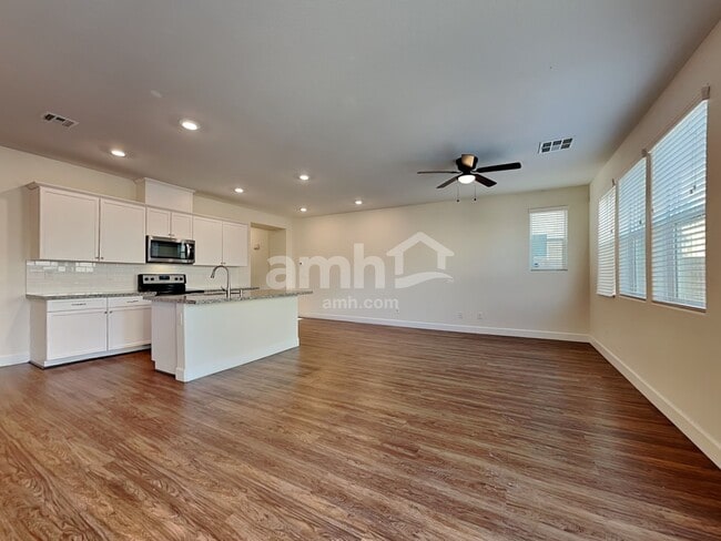 Building Photo - 6106 W Haleh Ave