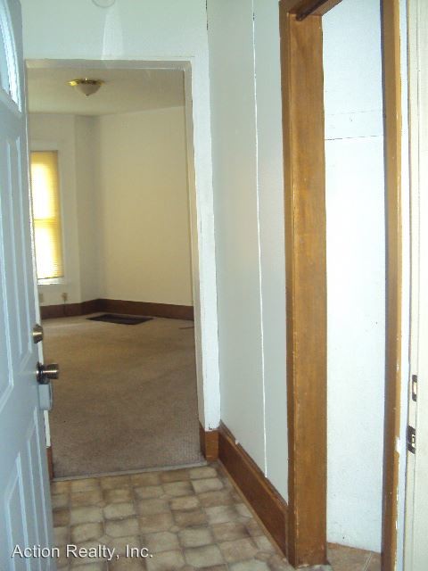 Building Photo - 702 3rd Ave N