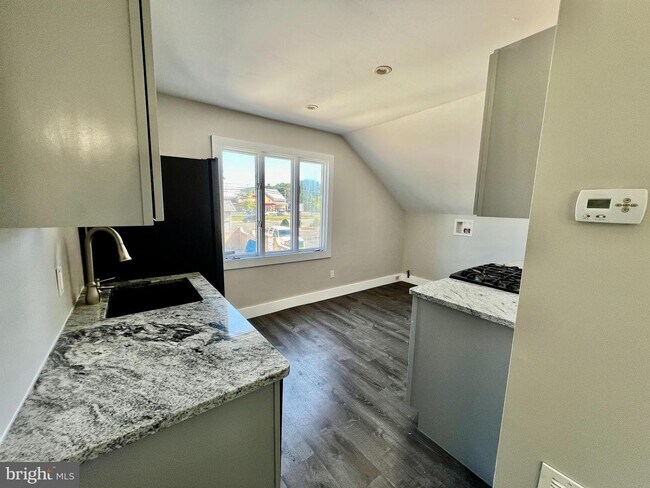 Foto del edificio - 412 S White Horse Pike