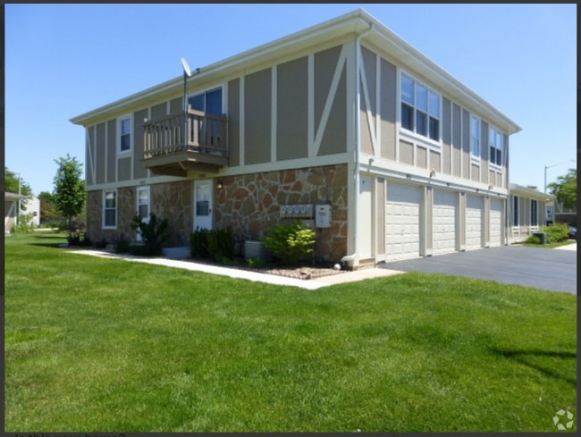 Building Photo - 1055 Hampton Harbor