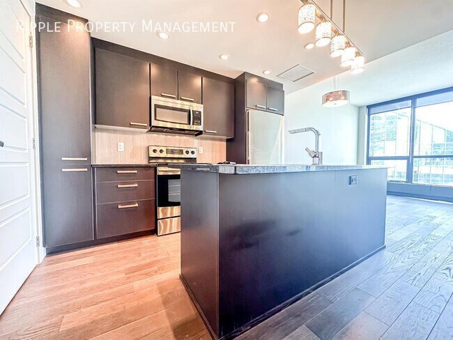 Photo du bâtiment - GORGEOUS 1 BED/ 1 BATH CONDO IN THE COMMUNITY OF VICTORIA PARK