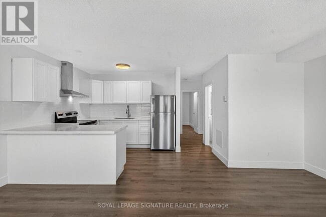 Building Photo - 215 Danforth Ave