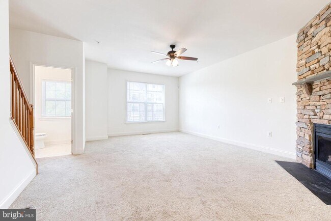 Foto del edificio - 4322 Vintage Ivy Ln