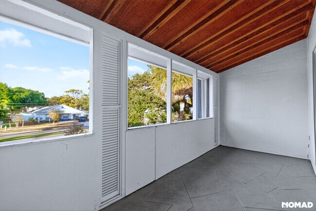 Foto del edificio - 3150 Pinellas Point Dr S