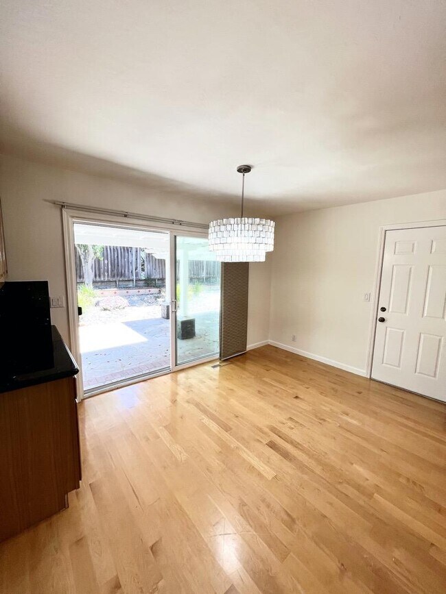 Foto del edificio - 7412 Wildflower Way