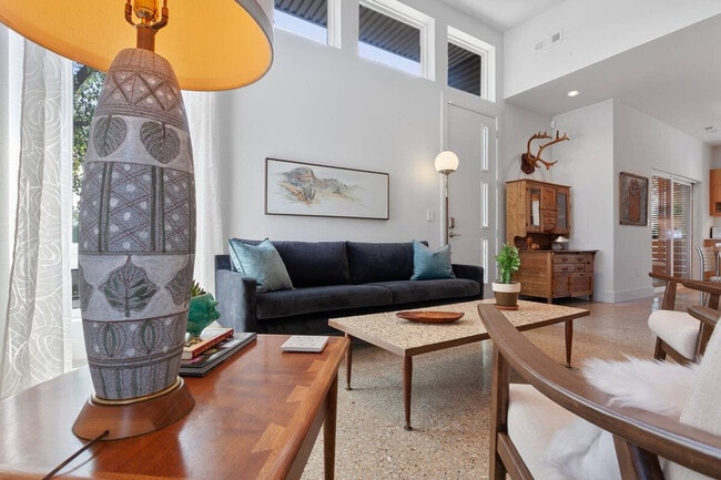 Building Photo - 124 W South St