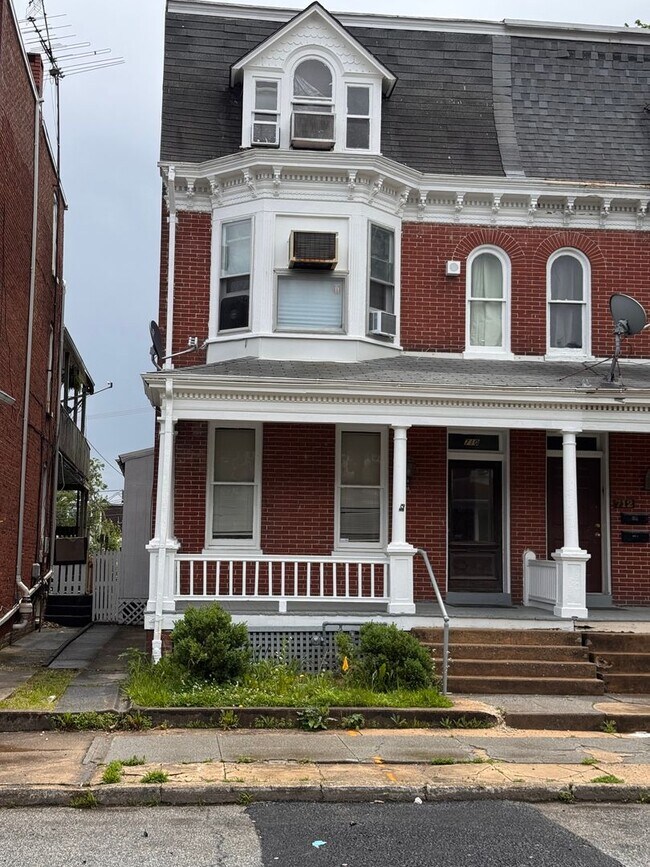 Building Photo - 710 Pennsylvania Ave
