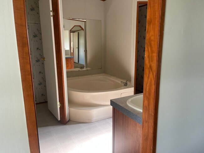 Foto del edificio - 615 Wg Bond Road, Unit A8