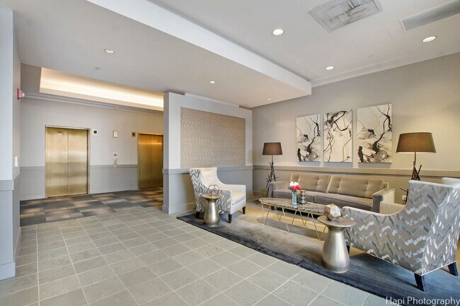 Building Photo - 77 S Evergreen Ave