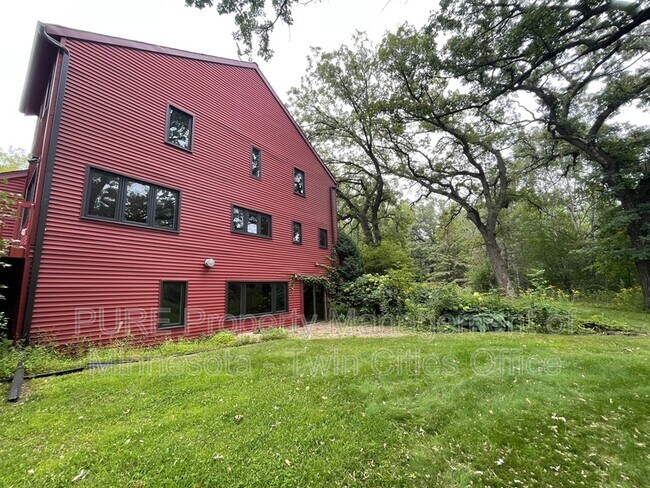 Building Photo - 4432 Woodlane Dr
