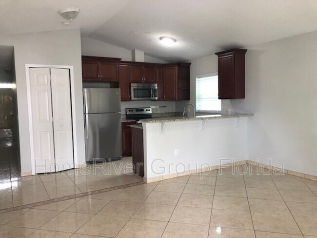 Building Photo - 310 Daniels Pointe Dr