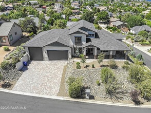 Building Photo - 1584 Majestic Way
