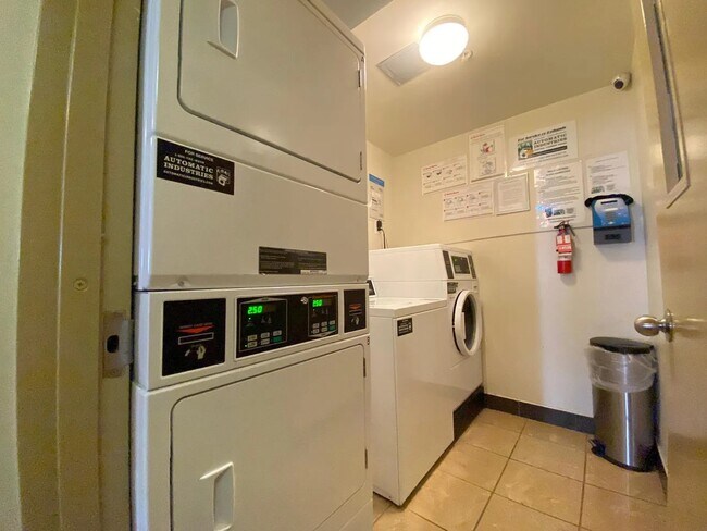 Foto del edificio - 41-25 Kissena Blvd