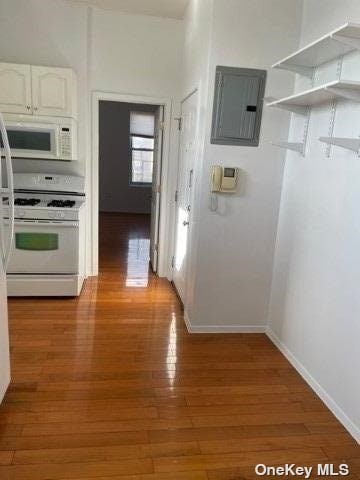Primary Photo - 30-60 Steinway St