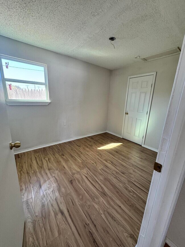 Foto del edificio - 4512 Lehigh St