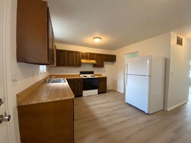 Building Photo - 6972-6996-6996 Joseph Dr