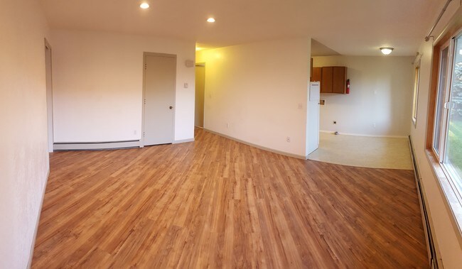 Entrance - 1130 Valley St