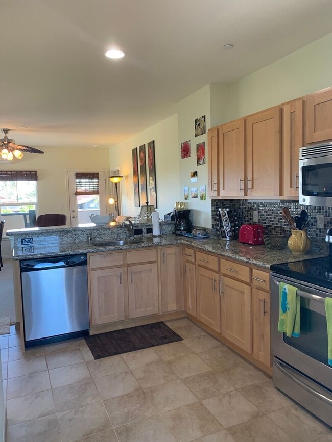 Building Photo - New Breakers, Corner condo, 1 bedroom, 1 l...