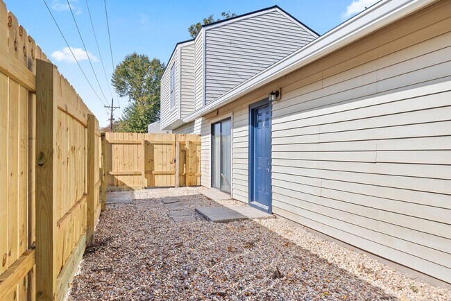 Foto del edificio - 203 Cougar Ridge