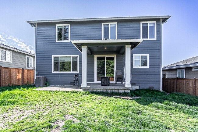 Building Photo - Spacious 4 bed home in Cascade Vista Commu...