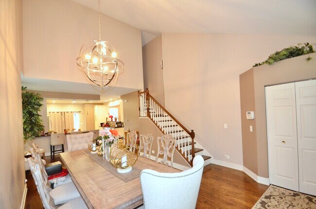 Foto del edificio - 1485 Dearborn Ct