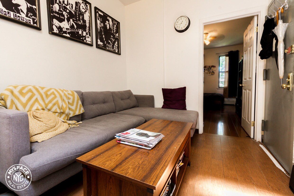 Foto principal - 215 Himrod St