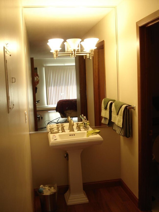Foto del edificio - 10411 Cedar Lake Rd