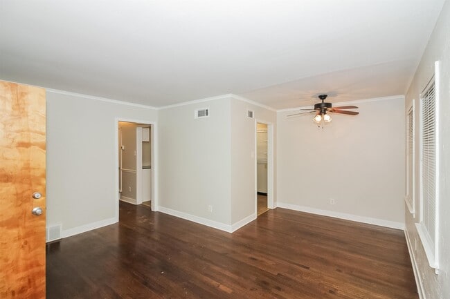 Foto del edificio - 1298 Wedgewood St