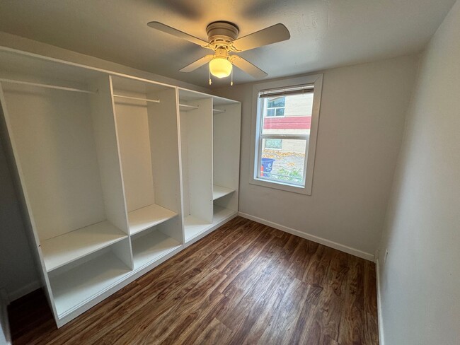 Building Photo - Updated 2-Bedroom Home in Prime Downtown L...