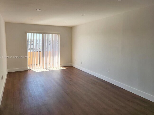 Building Photo - 295 NW 72nd Ave