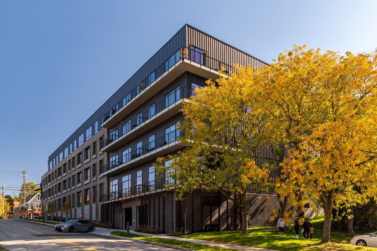 The Lincoln 2410 Scranton Rd Cleveland, OH