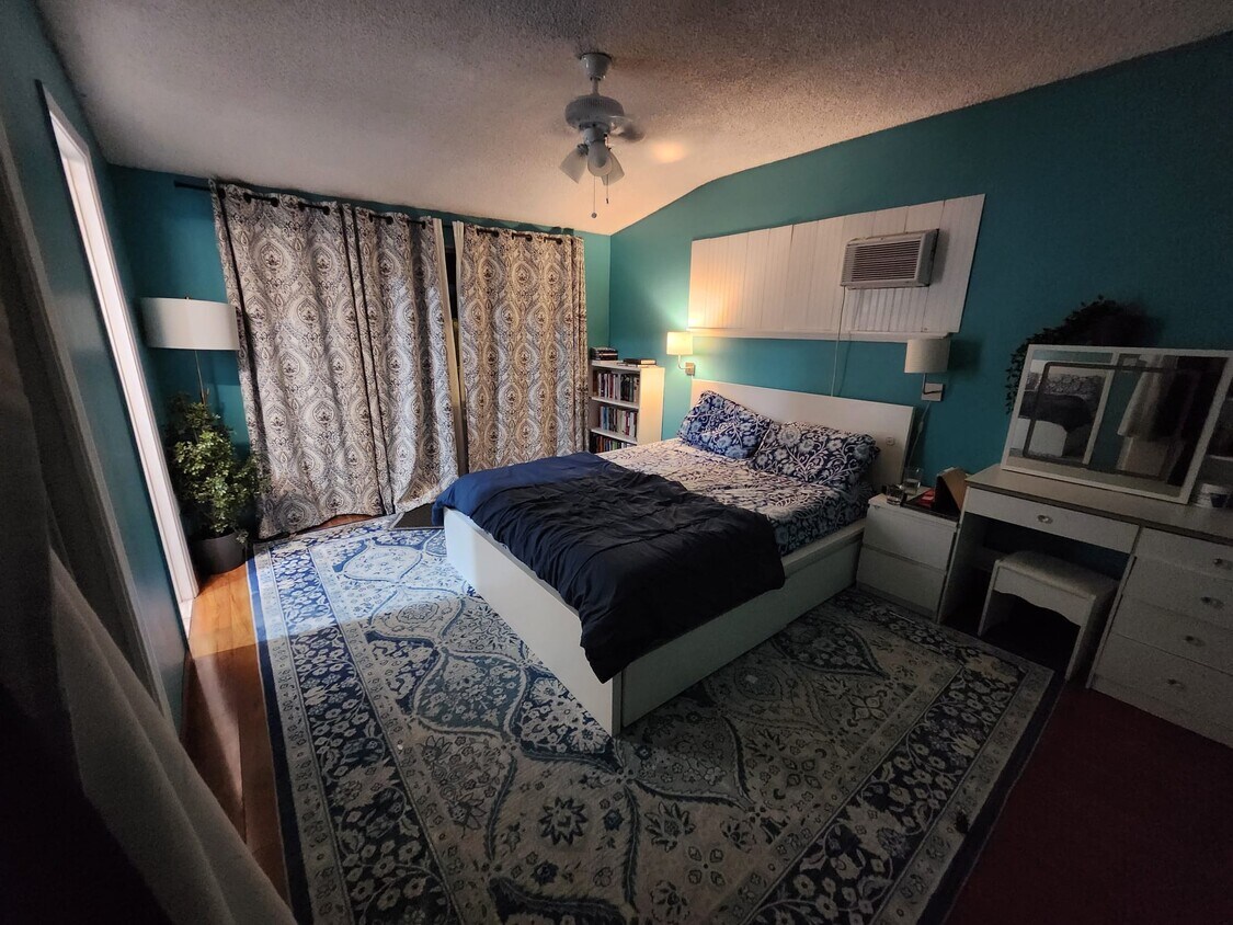 Foto principal - 11516 Balboa Blvd