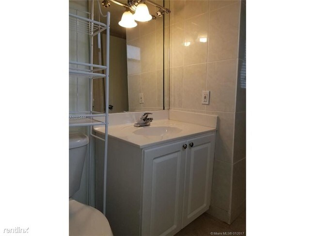 Foto del edificio - 444 SW 4th St