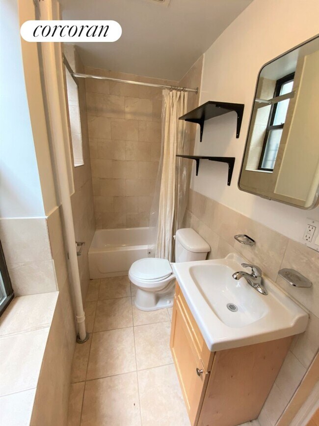 Foto del edificio - 521 W 168th St