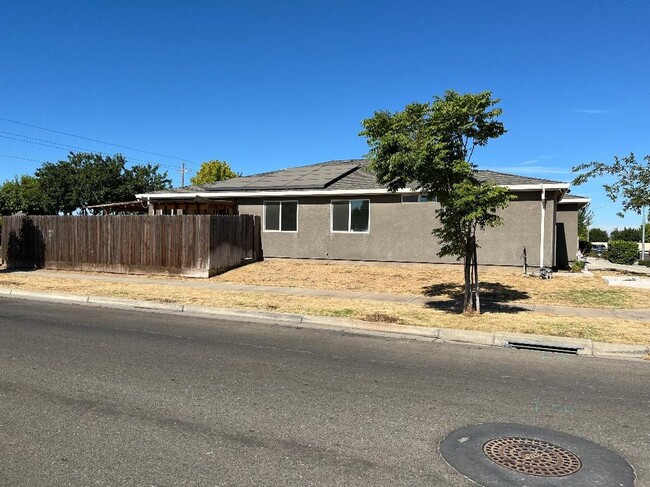 Building Photo - 506 Janell Ct