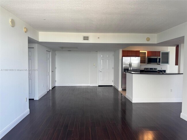 Foto del edificio - 3232 SW 22nd Terrace