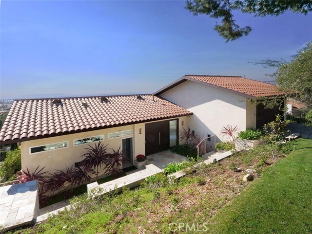 Foto del edificio - 1356 Vía Romero