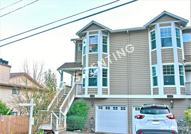 Building Photo - Prime Location For This 3 Bedroom Townhome!