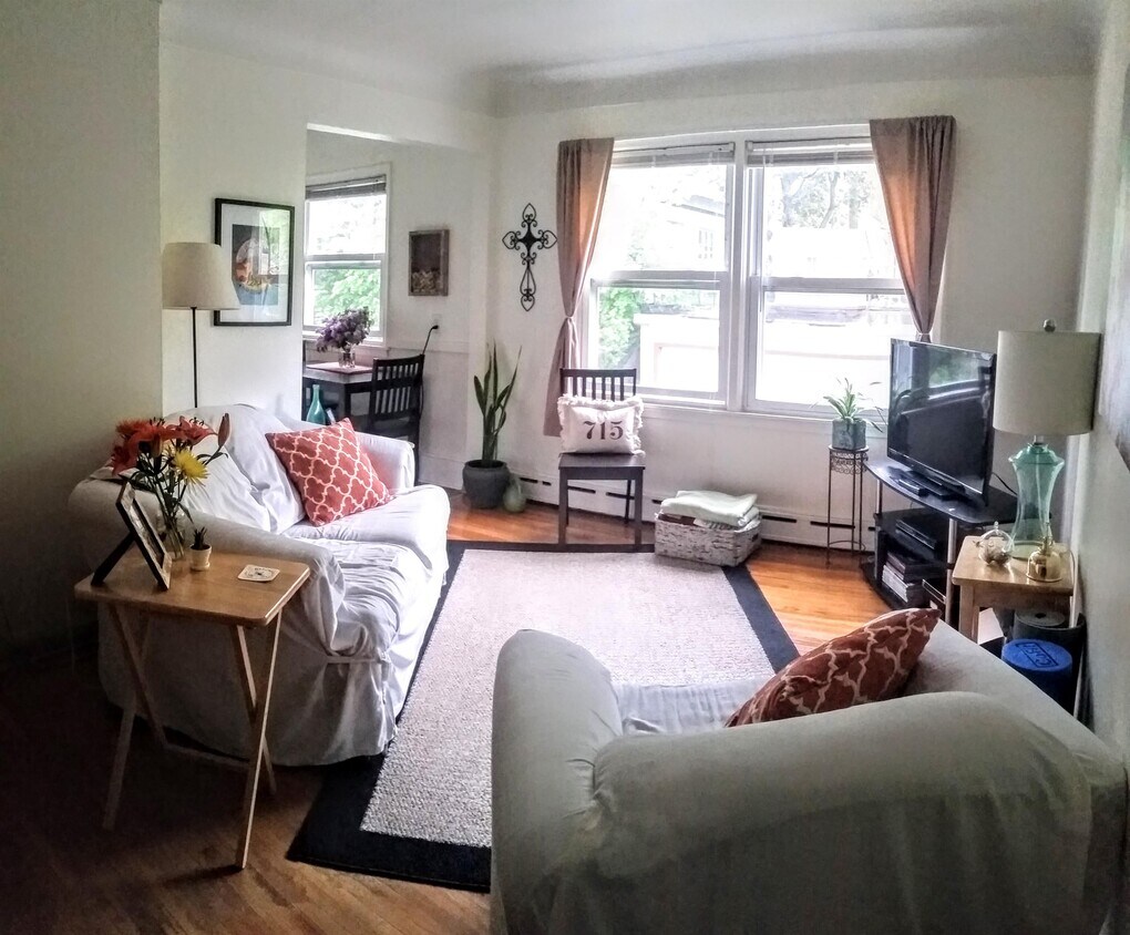 Foto principal - 1231 St Clair Ave